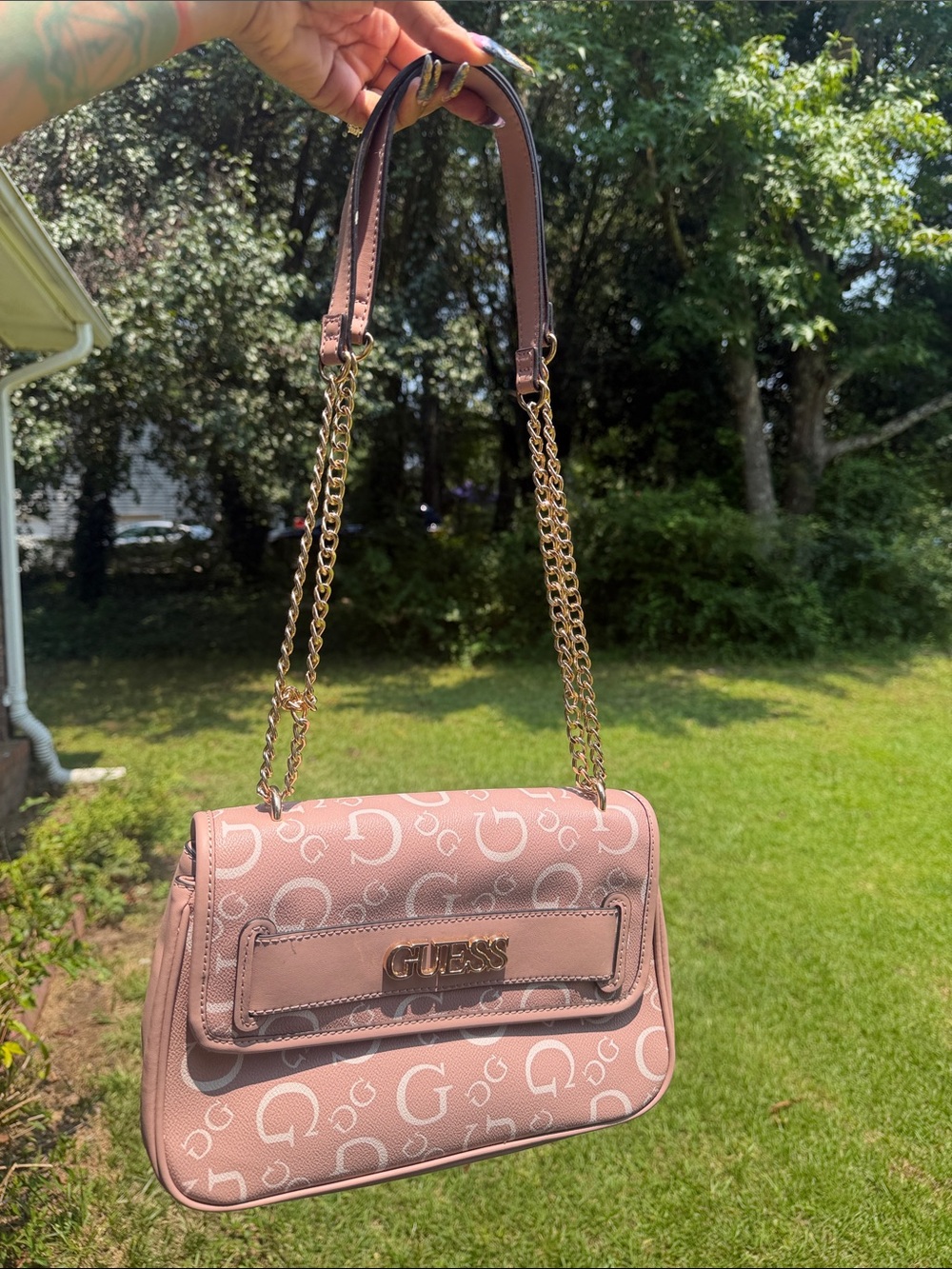 GUESS Dusty Pink Signature Chain-Handle Shoulder Bag
